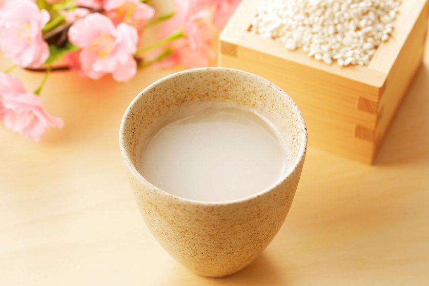 甘酒　Amazake. Sweet drink made from fermented rice.